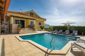 Villa Krase kids friendly for 10 persons near Rakalj with sauna - fitness & playground